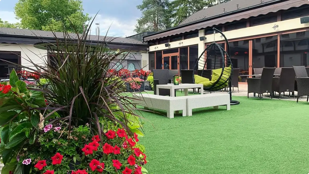 Garden of a restaurant